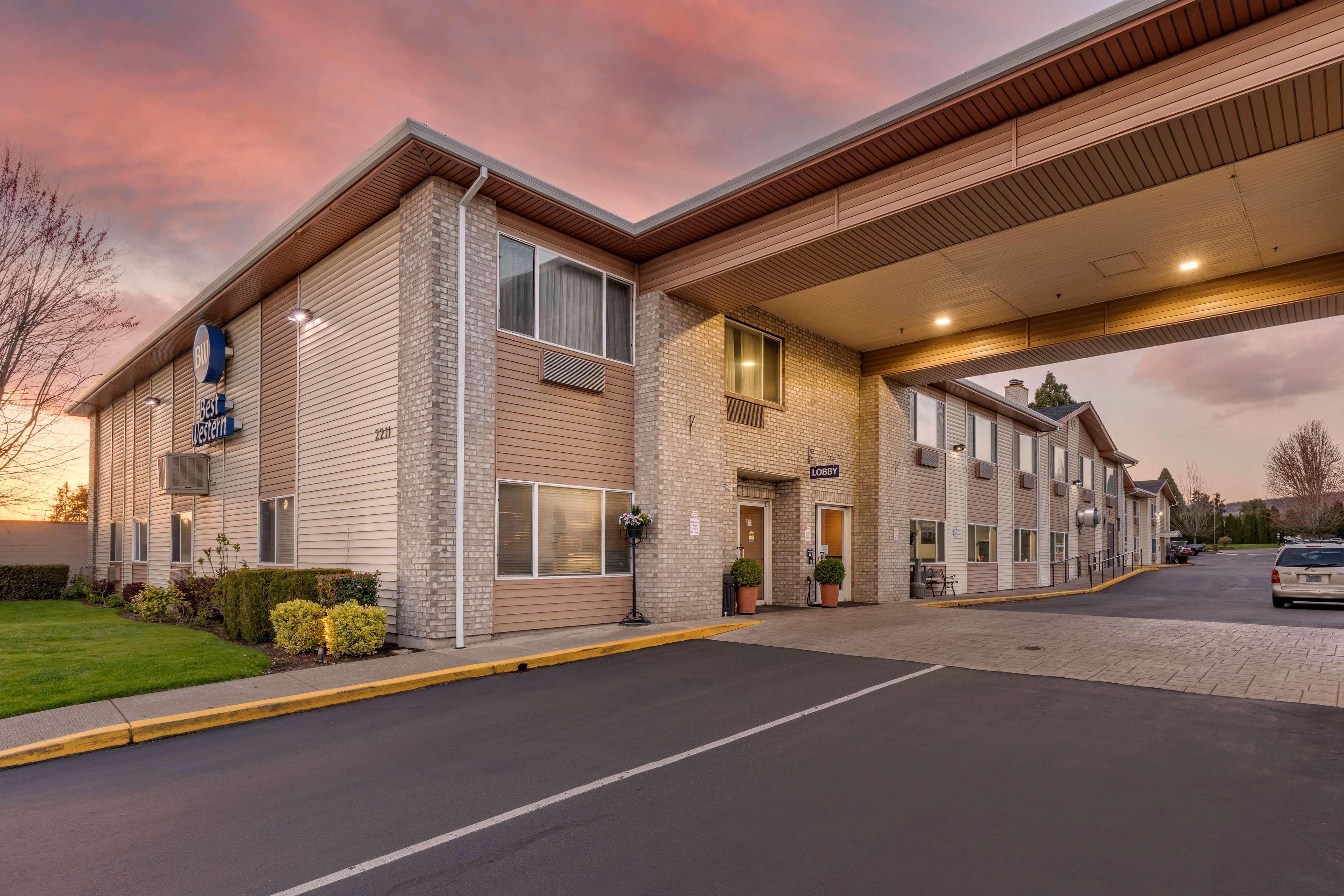 Best Western Newberg Inn Extérieur photo
